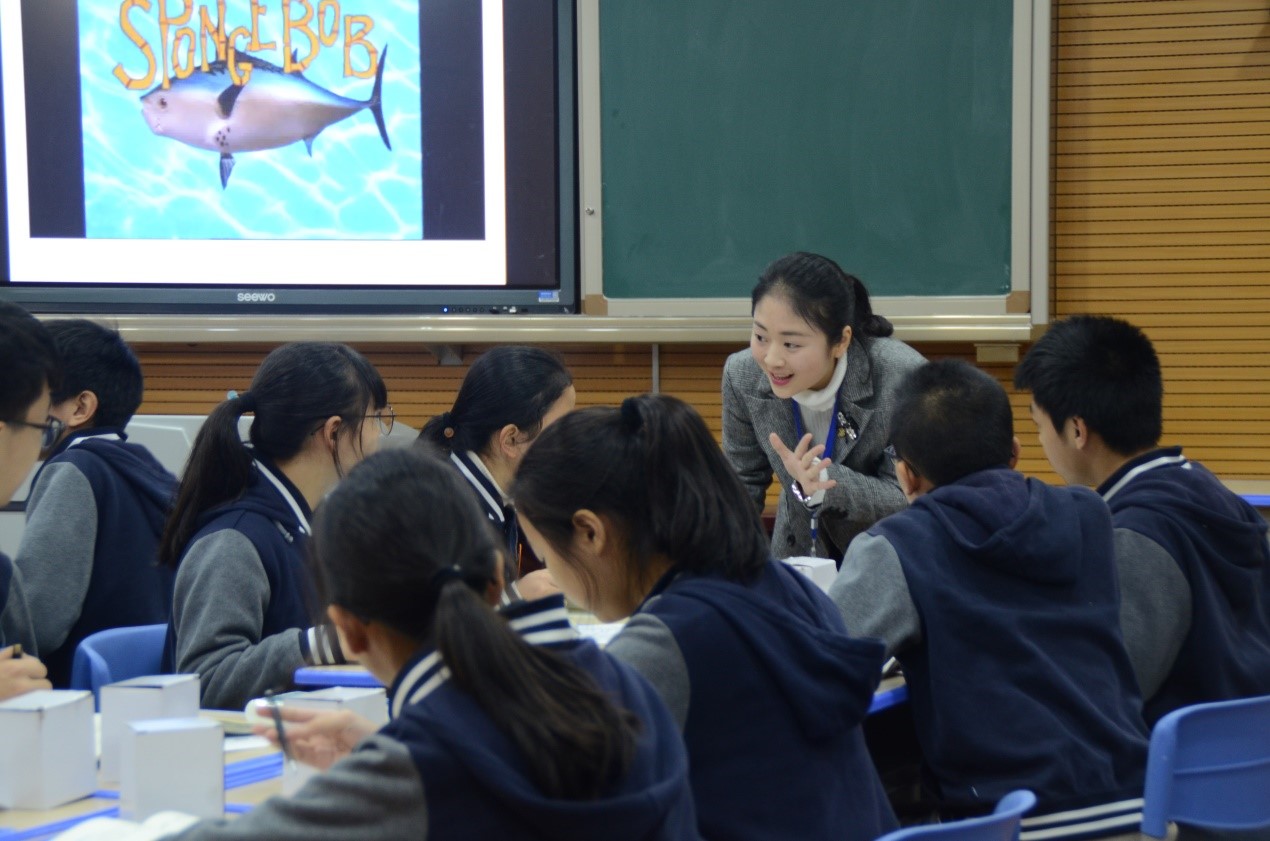 西大附中刘霄潇老师在重庆市初中物理青年教师优质课大赛暨教学技能大赛中斩获一等奖