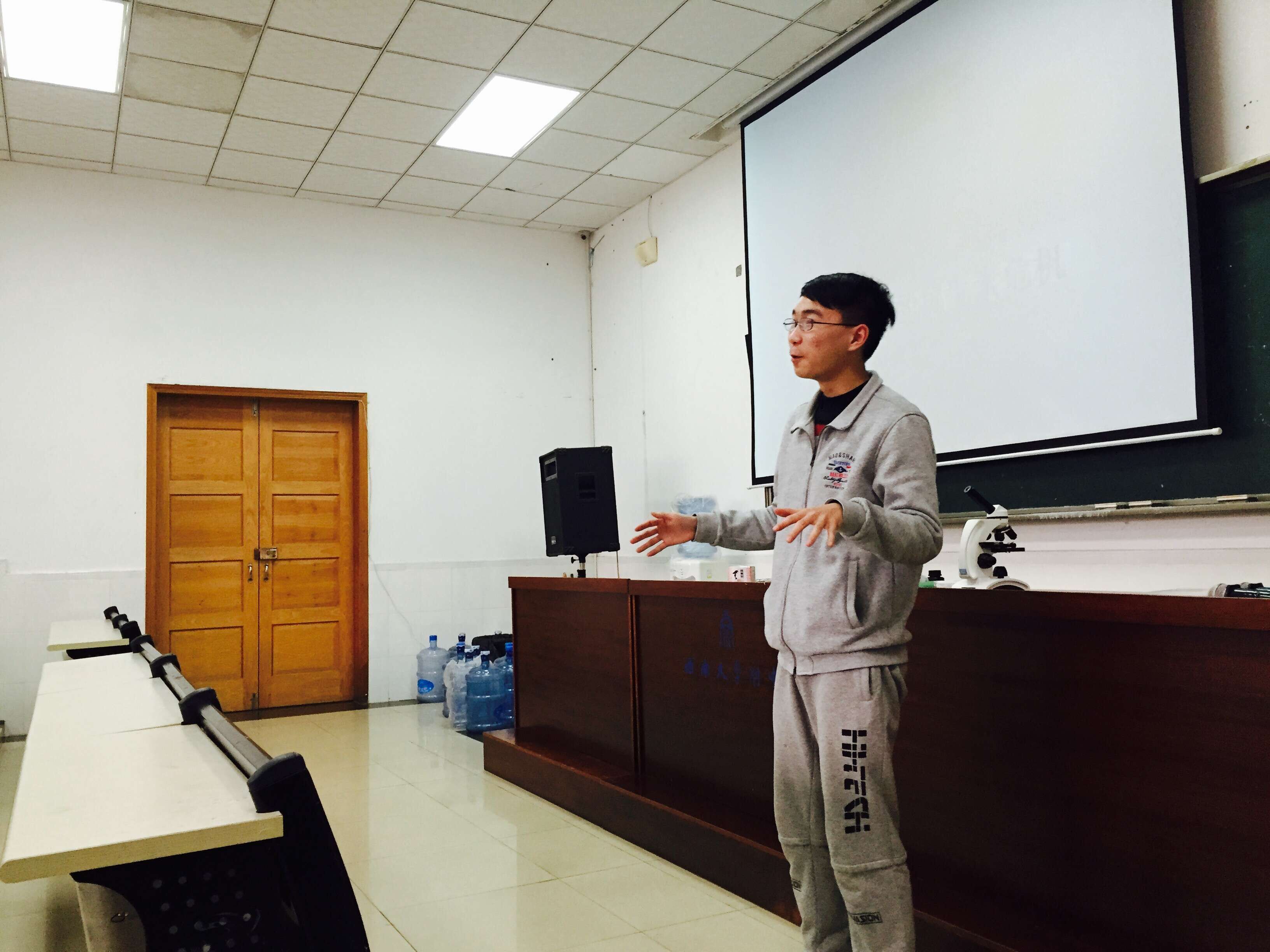 合理用药,不滥用抗生素——附中立人大讲堂之小先生讲座精彩开讲